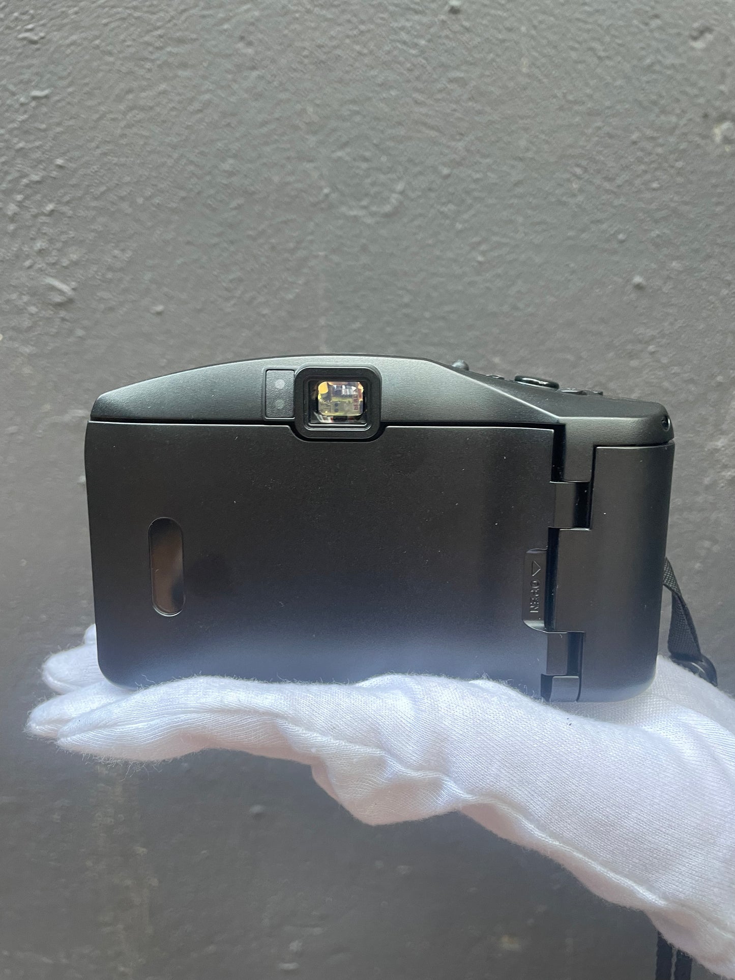 NEW IN BOX Olympus Superzoom 700XB Point and Shoot Camera - 8590458