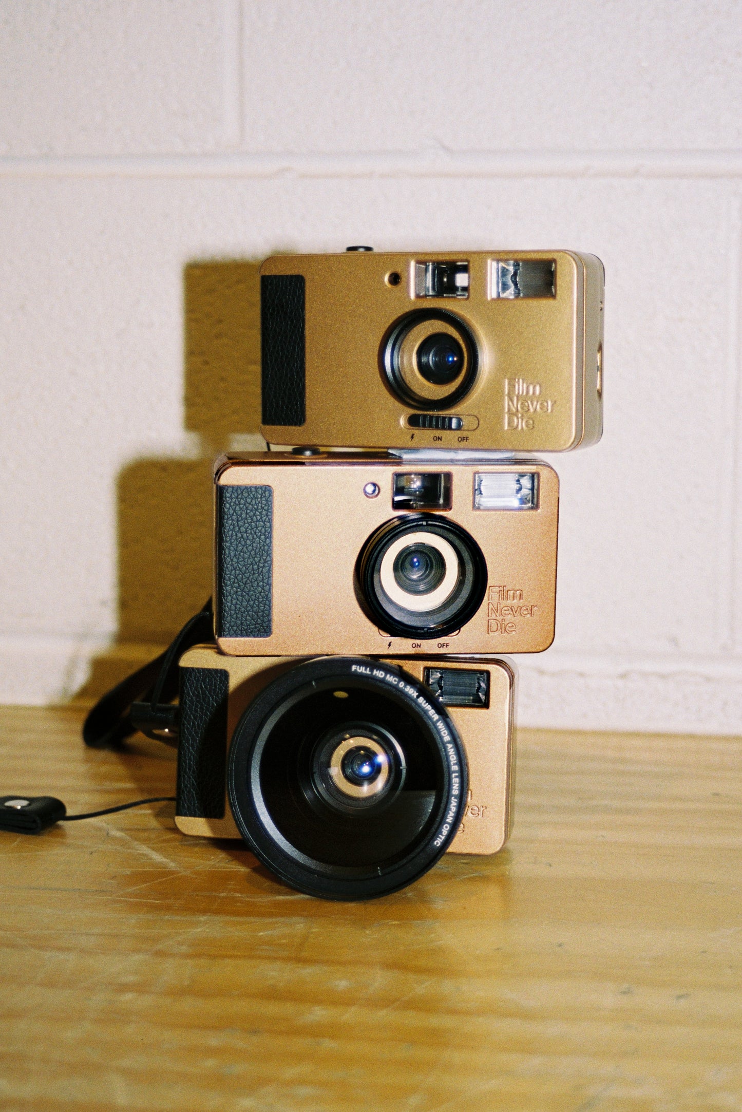 Nana 35mm Film Camera – Reusable Point & Shoot with Close-Up Lens