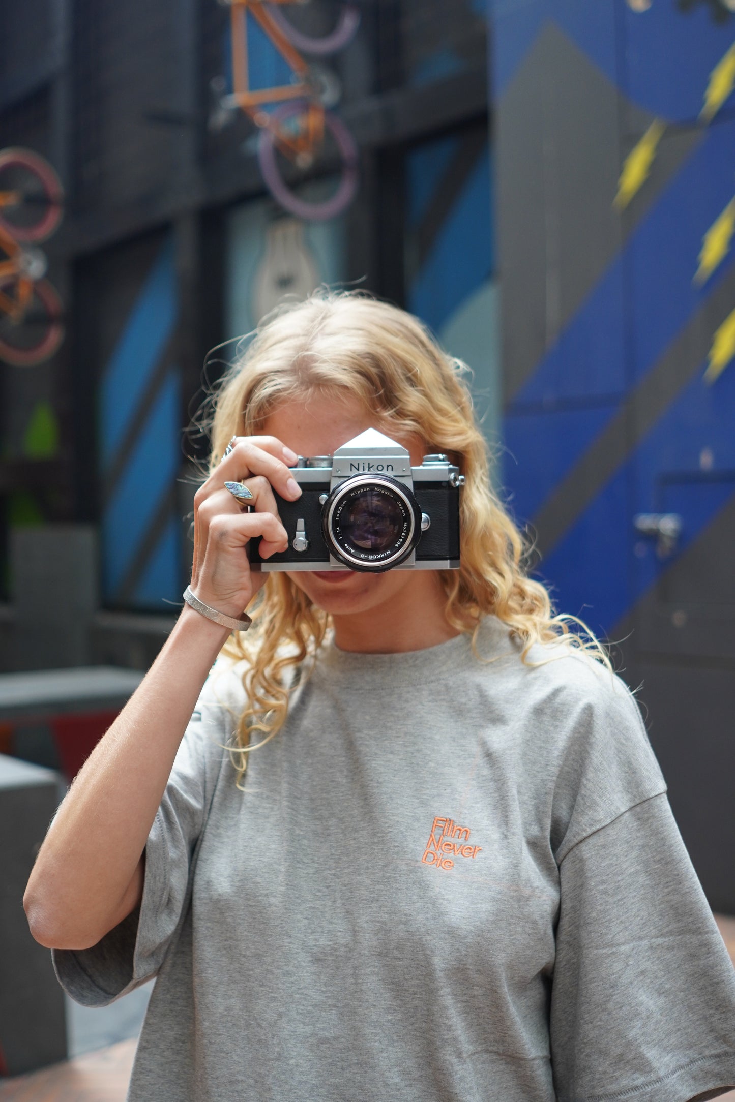 FilmNeverDie 'Think Positive, Shoot Negative' Tee - Grey/Orange