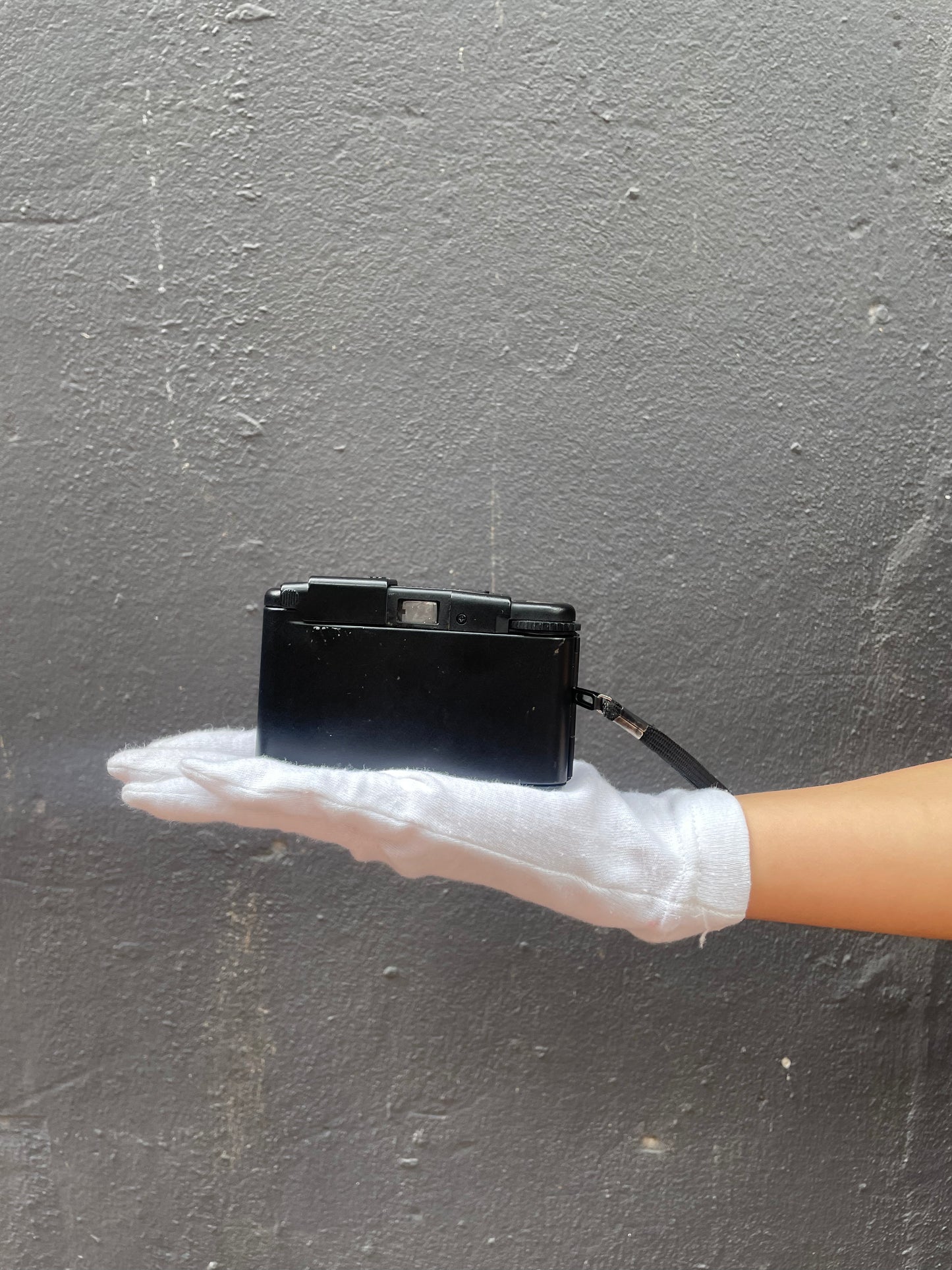 Olympus XA2 Point and Shoot camera NO FRAME COUNTER