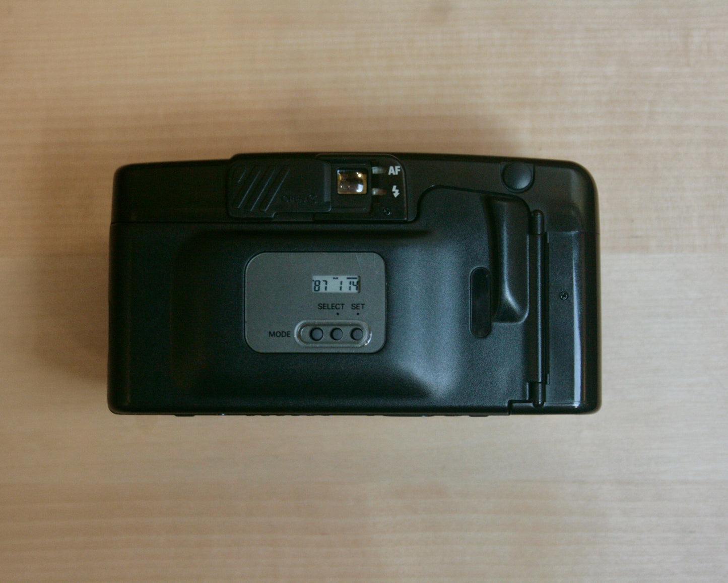 Ricoh RZ-750 Date 35mm Point and shoot camera