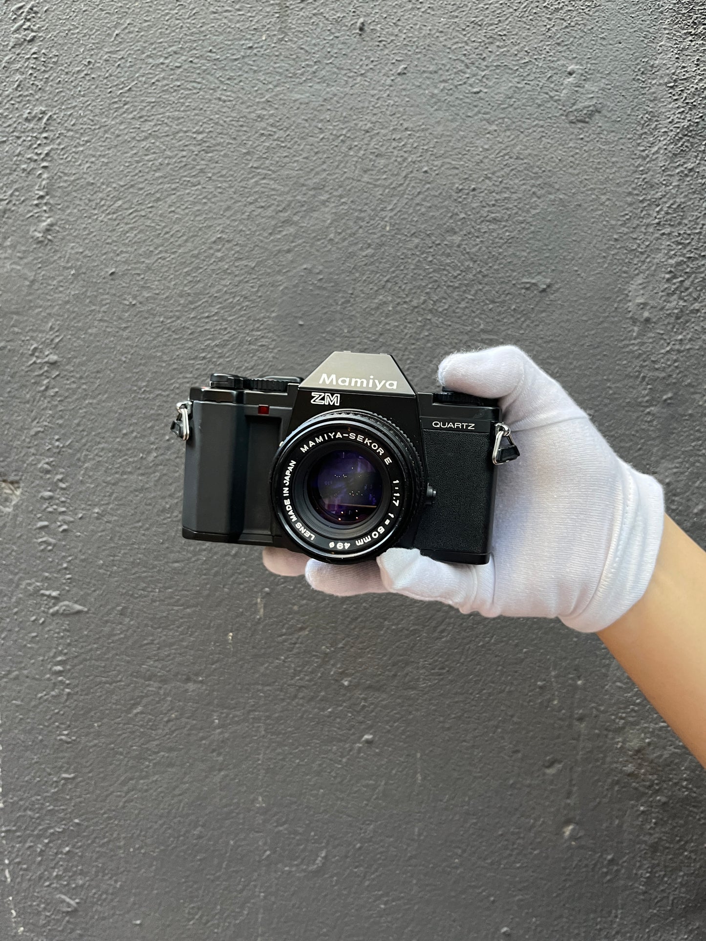 Mamiya ZM SLR Camera w/ Mamiya Sekor 50mm F1.7 Lens - V146674H