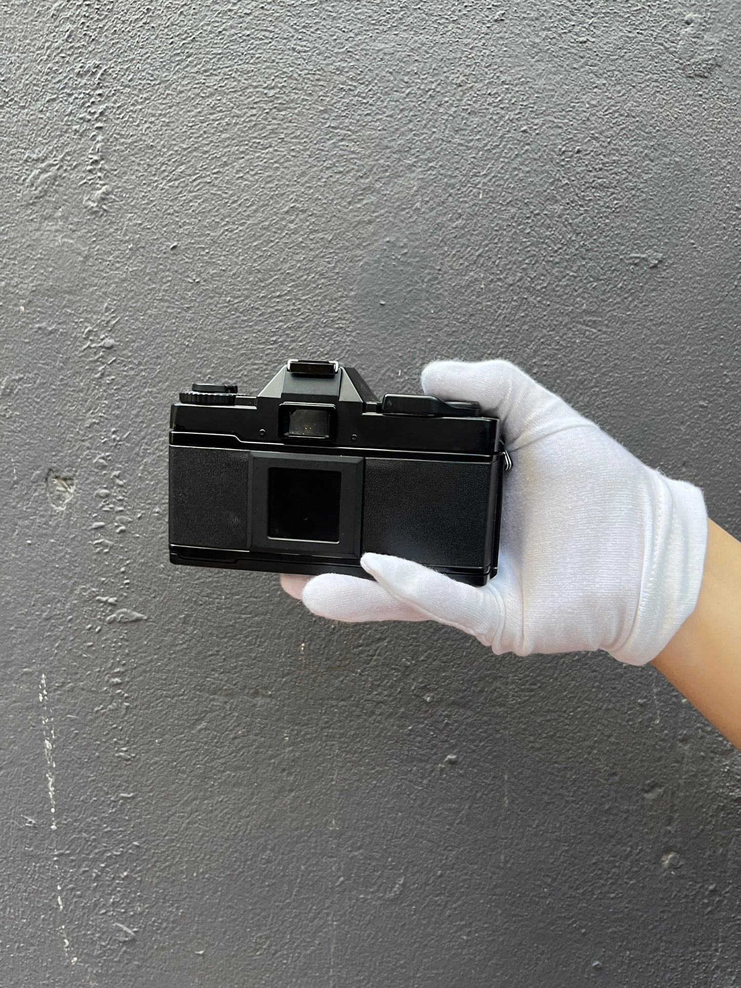 Mamiya ZM SLR Camera w/ Mamiya Sekor 50mm F1.7 Lens - V146674H