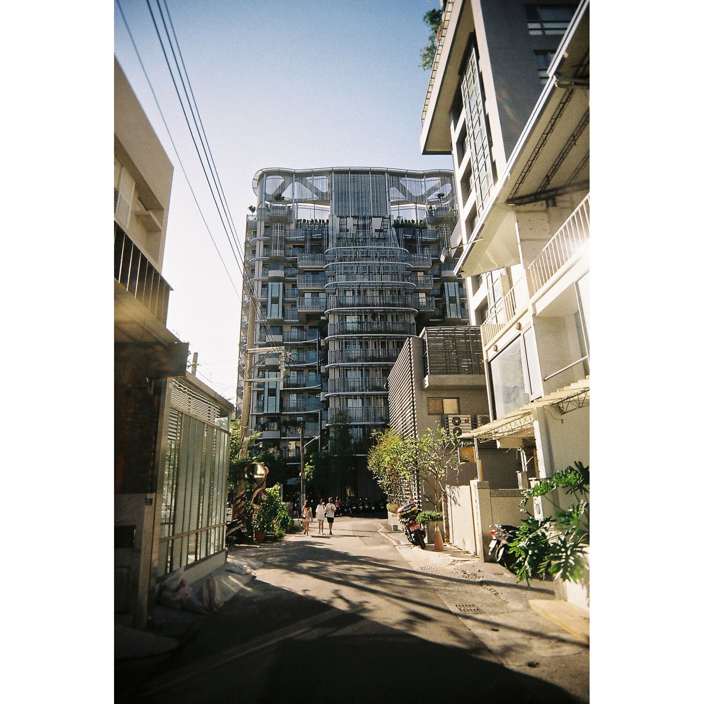 Reto Ultra Wide & Slim 35mm Film Camera UW100