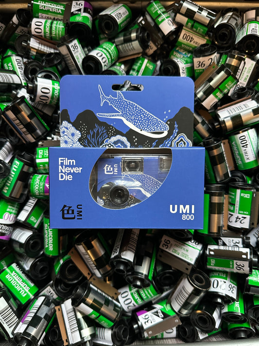 FilmNeverDie UMI 800 Single Use Camera (800iso, 27 exp)