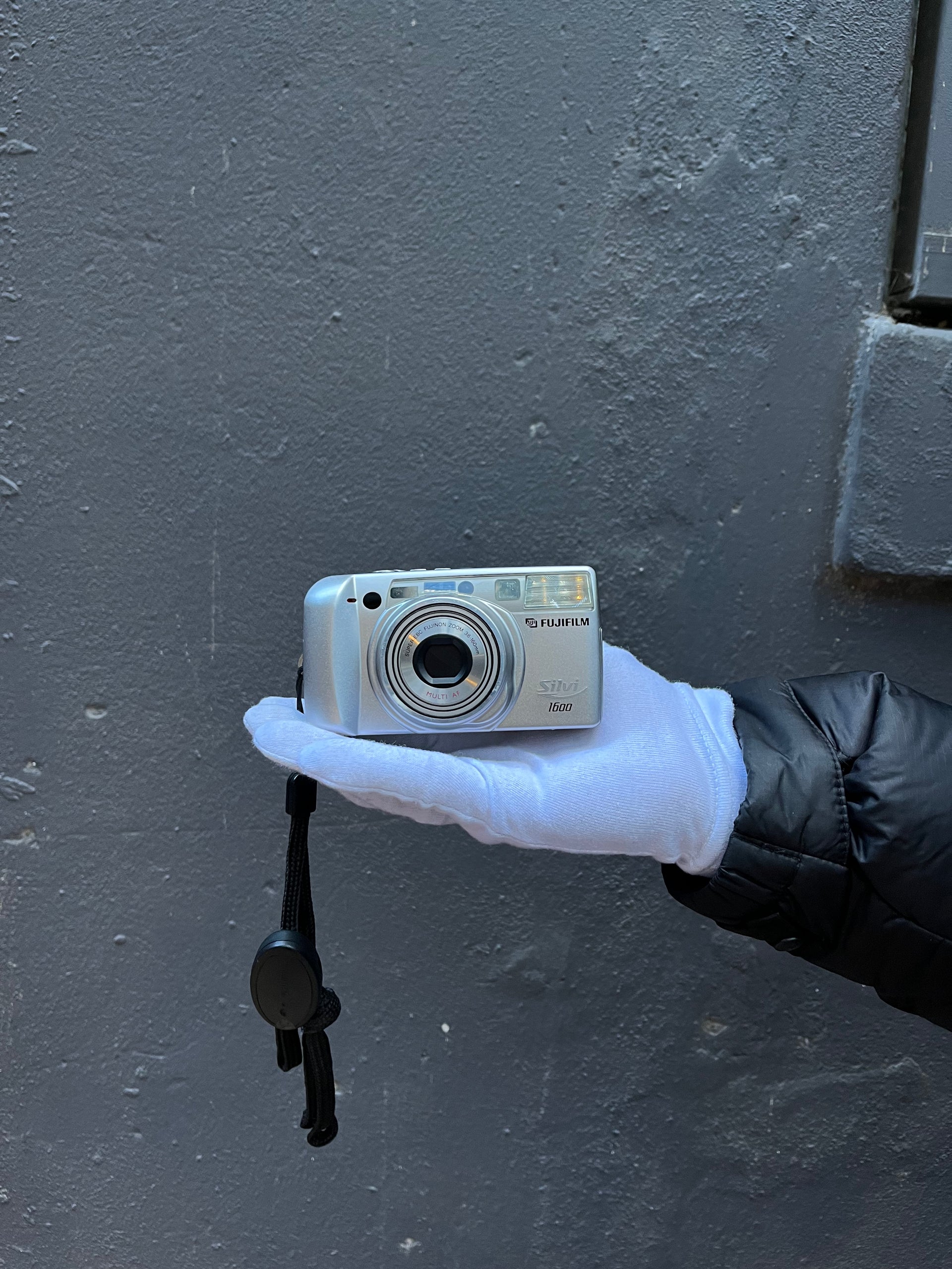 Fujifilm Silvia 1600 Point & Shoot Camera - 4036932 – FilmNeverDie