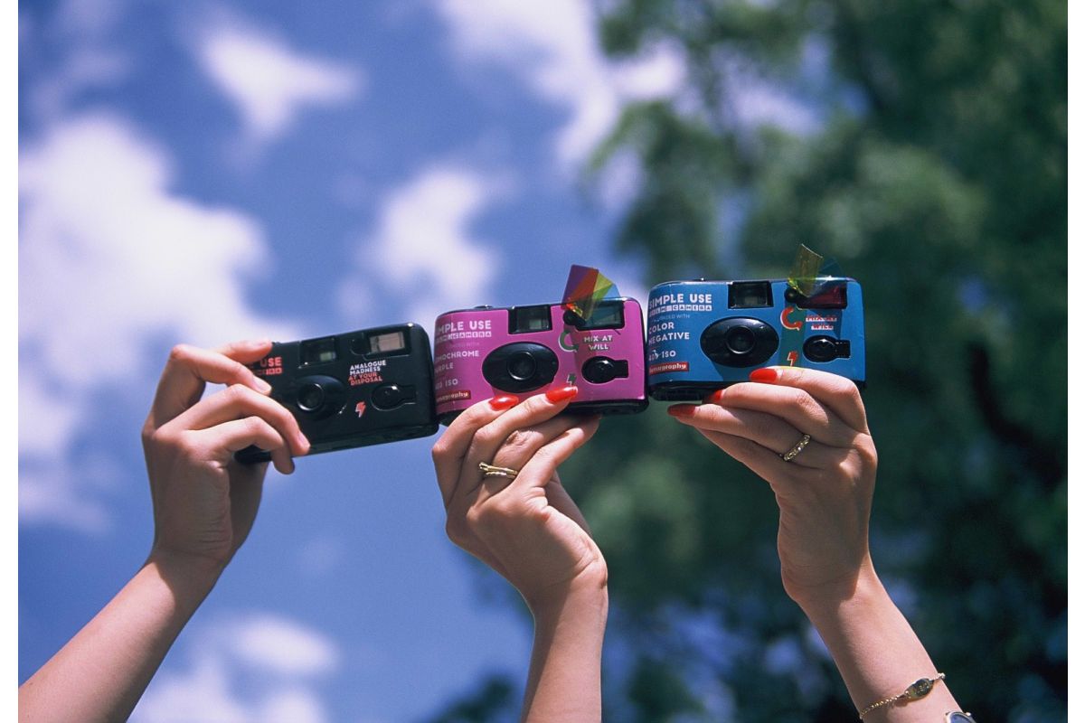 Simple Use Reloadable Film Camera LomoChrome Purple