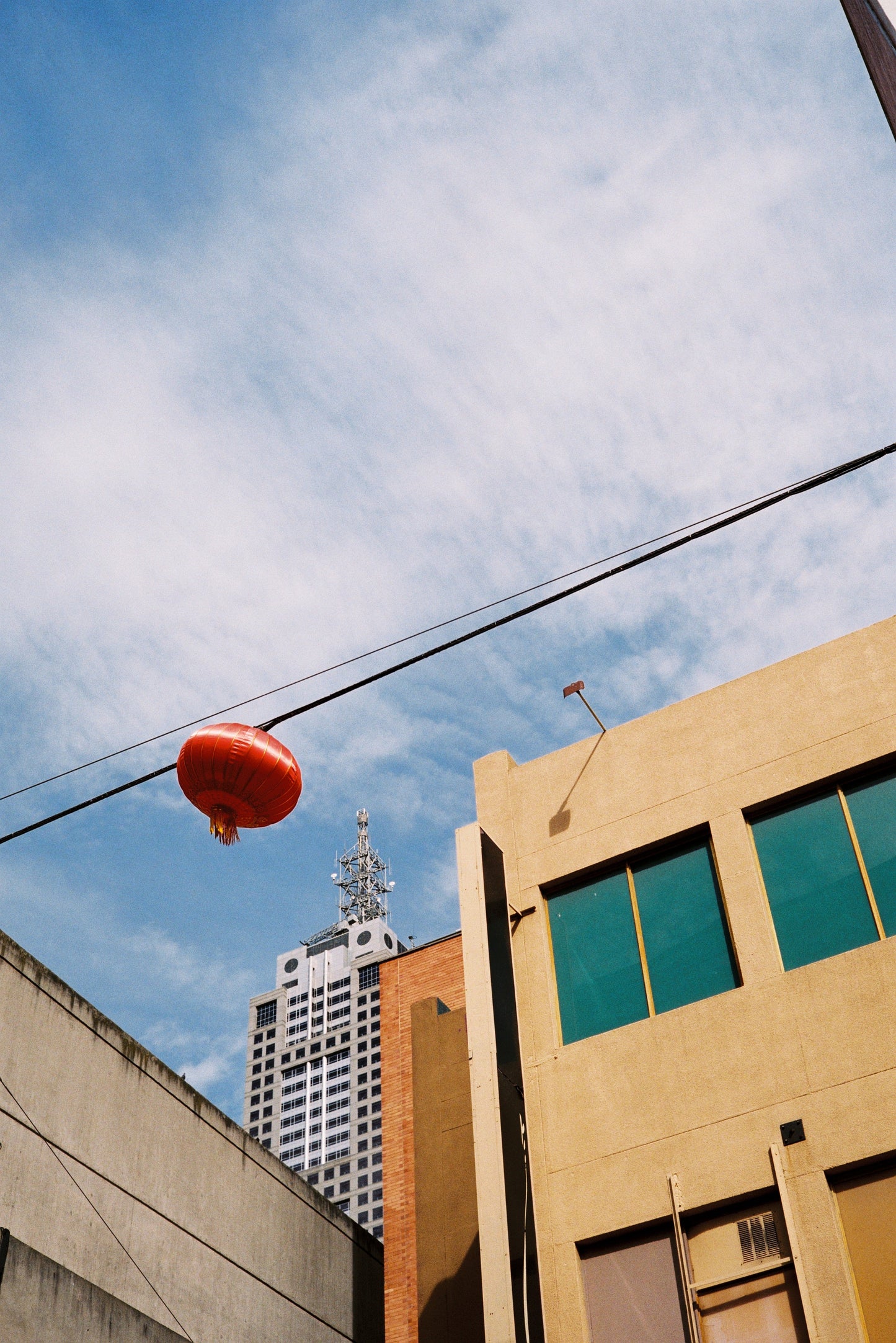 FilmNeverDie IRO 400 Colour Negative Film (35mm, 36 exp.)